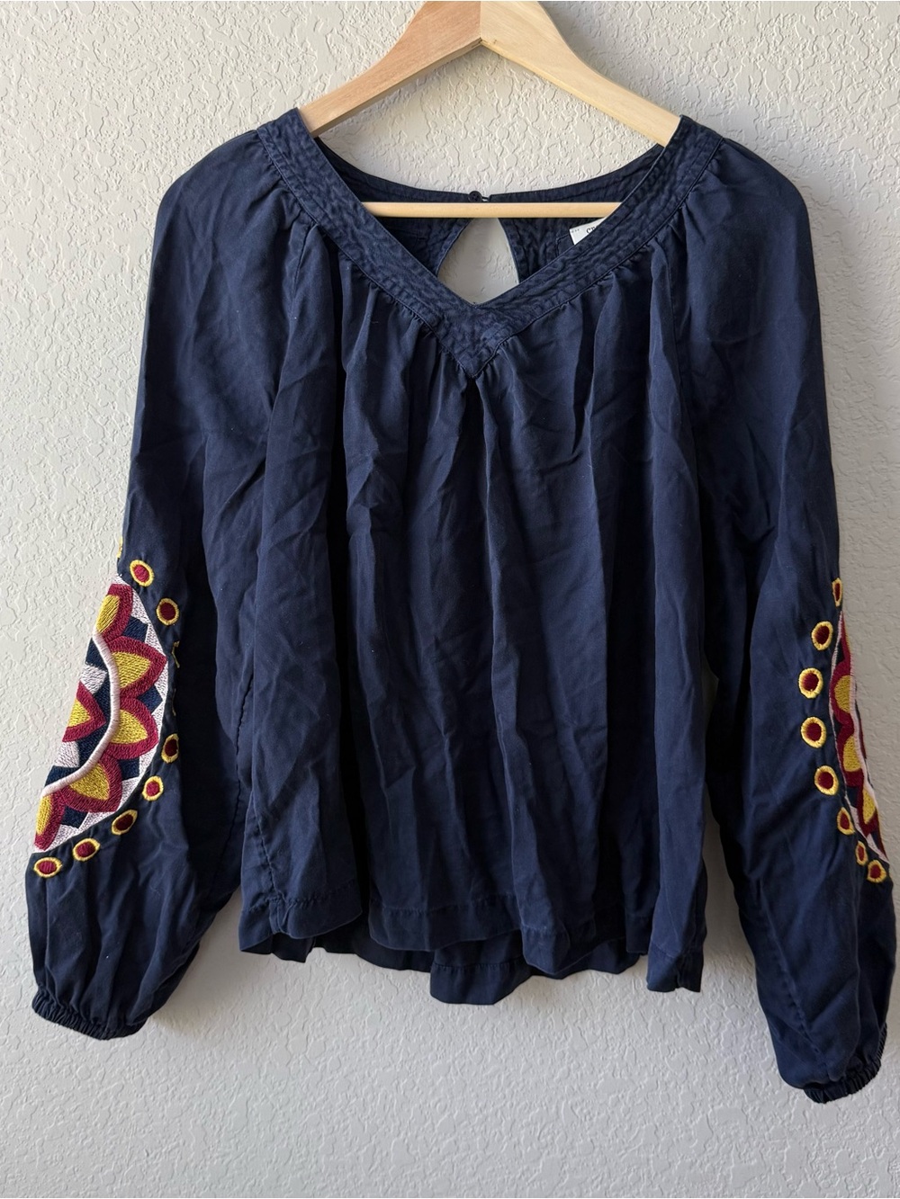 Crown&Ivy Women's‎ Navy Embroidered Peasant Blouse